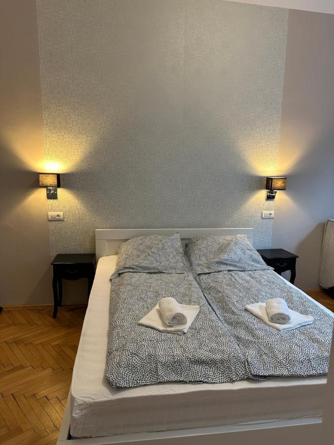 5 Apartment *