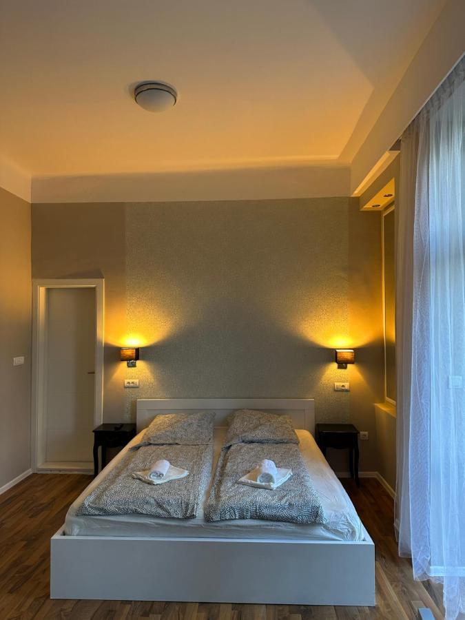 5 Apartment *