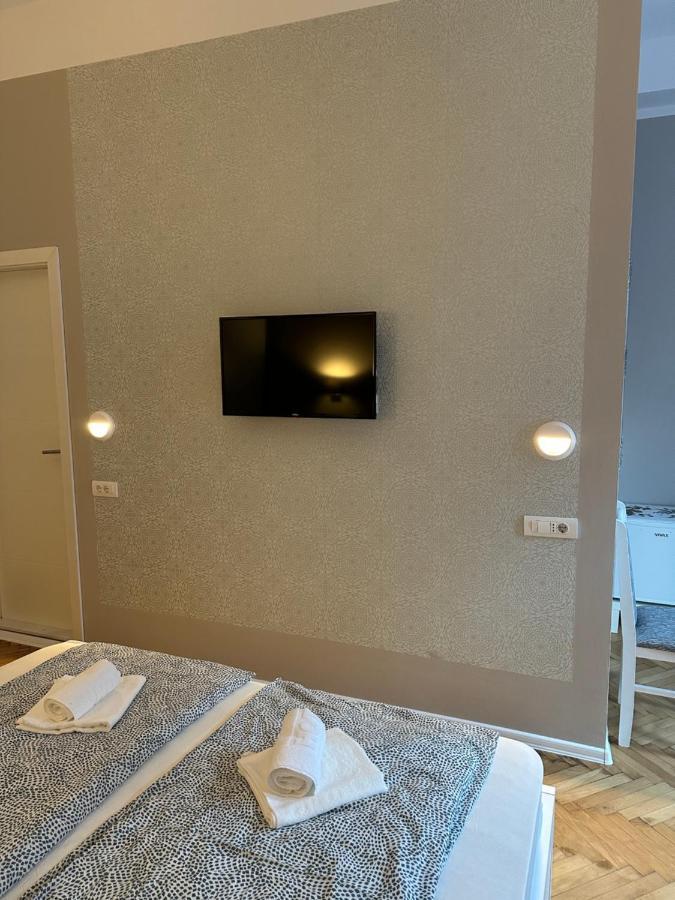 5 * Sarajevo