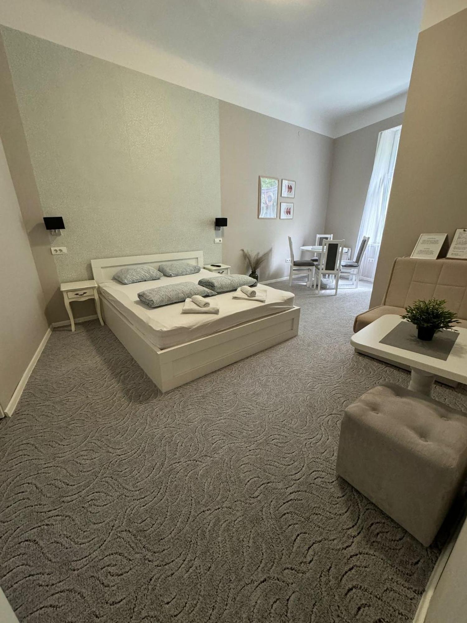 5 Appartement *
